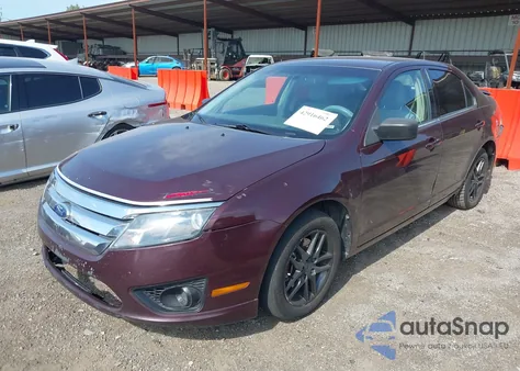 2011 Ford Fusion S z USA, uszkodzony, nr VIN 3FAHP0GA3BR242352